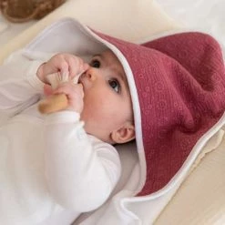 Cocoeko Capes De Bain Bébé Et Peignoirs Enfant Cape De Bain Bébé Brodée Framboise 11 Cocoeko Capes De Bain Bébé Et Peignoirs Enfant Cape De Bain Bébé Brodée Framboise -Couvertures bébé et enfant Soldes cape de bain bebe brodee framboise 6