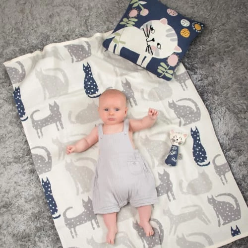 Sevira Kids Couvertures Bébé Et Enfant Couverture Bébé En Coton Bio Chat 80 X 100 Cm 4 Sevira Kids Couvertures Bébé Et Enfant Couverture Bébé En Coton Bio Chat 80 X 100 Cm – Image 2