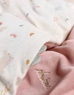 Noukie's Couvertures Bébé Et Enfant Couverture En Veloudoux Lina Et Joy (100 X 140 Cm) -Couvertures bébé et enfant Soldes couverture en veloudoux lina et joy 100 x 140 cm 4