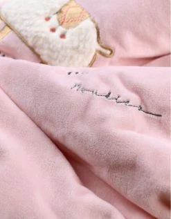 Noukie's Couvertures Bébé Et Enfant Couverture En Veloudoux Rose Lama Sacha (75x 100 Cm) 12 Noukie's Couvertures Bébé Et Enfant Couverture En Veloudoux Rose Lama Sacha (75x 100 Cm) -Couvertures bébé et enfant Soldes couverture en veloudoux rose lama sacha 75x 100 cm 4