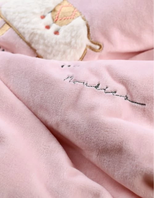 Noukie's Couvertures Bébé Et Enfant Couverture En Veloudoux Rose Lama Sacha (75x 100 Cm) 7 Noukie's Couvertures Bébé Et Enfant Couverture En Veloudoux Rose Lama Sacha (75x 100 Cm) – Image 5
