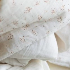Gabrielle Paris Couvertures Bébé Et Enfant Couverture Légère En Gaze De Coton Bio Ià Motifs Crème -Couvertures bébé et enfant Soldes couverture legere en gaze de coton bio ia motifs creme 3