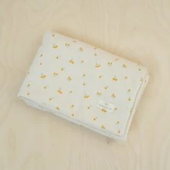 Gabrielle Paris Couvertures Bébé Et Enfant Couverture Ouatinée En Gaze De Coton Bio à Motifs Jaune -Couvertures bébé et enfant Soldes couverture ouatinee en gaze de coton bio a motifs jaune 3