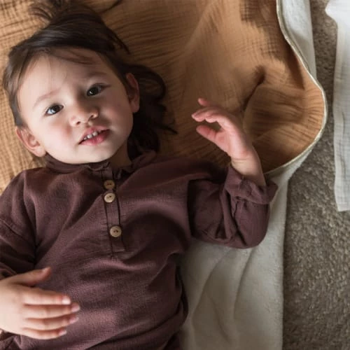 Cocoeko Couvertures Bébé Et Enfant Couverture Polaire & Gaze De Coton Bébé Camel (75x90cm) 4 Cocoeko Couvertures Bébé Et Enfant Couverture Polaire & Gaze De Coton Bébé Camel (75x90cm) – Image 2