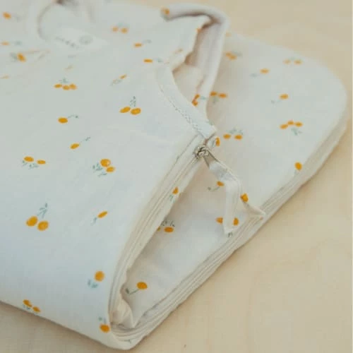 Gabrielle Paris Gigoteuses Gigoteuse En Gaze De Coton Biologique à Motifs Jaune 6-18 Mois 6 Gabrielle Paris Gigoteuses Gigoteuse En Gaze De Coton Biologique à Motifs Jaune 6-18 Mois – Image 4