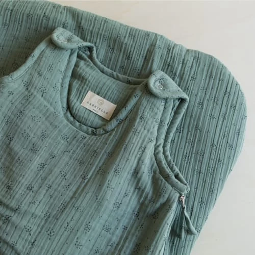 Gabrielle Paris Gigoteuses Gigoteuse En Gaze De Coton Biologique à Motifs Vert 4 Gabrielle Paris Gigoteuses Gigoteuse En Gaze De Coton Biologique à Motifs Vert – Image 2