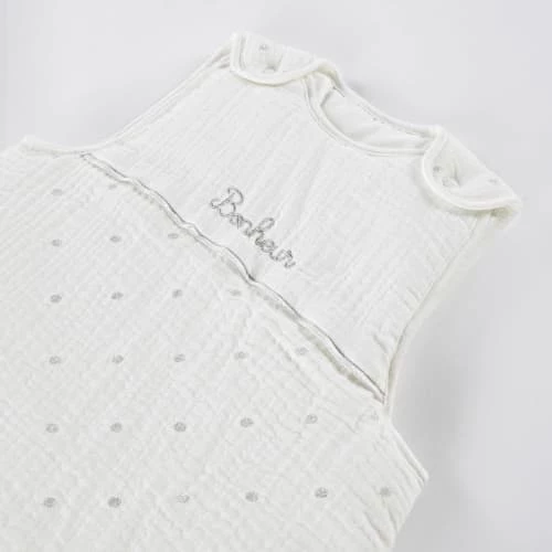 Maisons Du Monde Gigoteuses Gigoteuse En Popeline Broderie "Bonheur" Blance Et Argentée 6 Maisons Du Monde Gigoteuses Gigoteuse En Popeline Broderie "Bonheur" Blance Et Argentée – Image 4