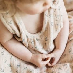 Gabrielle Paris Gigoteuses Gigoteuse Légère En Gaze De Coton Biologique à Motifs Beige 0-6 Mois 10 Gabrielle Paris Gigoteuses Gigoteuse Légère En Gaze De Coton Biologique à Motifs Beige 0-6 Mois -Couvertures bébé et enfant Soldes gigoteuse legere en gaze de coton biologique a motifs beige 0 6 mois 3