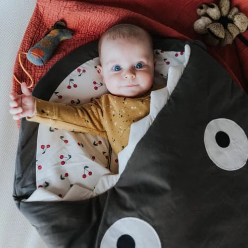 Baby Bites Gigoteuses Nid D'ange Requin Kaki (95 Cm) 6 Baby Bites Gigoteuses Nid D'ange Requin Kaki (95 Cm) – Image 4