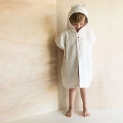 Gabrielle Paris Capes De Bain Bébé Et Peignoirs Enfant Peignoir En Gaze De Coton Biologique à Motifs Crème 10 Gabrielle Paris Capes De Bain Bébé Et Peignoirs Enfant Peignoir En Gaze De Coton Biologique à Motifs Crème -Couvertures bébé et enfant Soldes peignoir en gaze de coton biologique a motifs creme 2