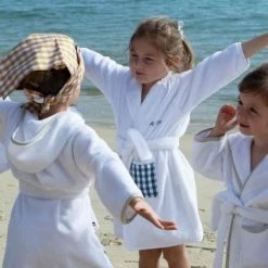 Cocoeko Capes De Bain Bébé Et Peignoirs Enfant Peignoir Enfant Blanc & Imprimé Vichy (4-6ans) 10 Cocoeko Capes De Bain Bébé Et Peignoirs Enfant Peignoir Enfant Blanc & Imprimé Vichy (4-6ans) -Couvertures bébé et enfant Soldes peignoir enfant blanc imprime vichy 4 6ans 2