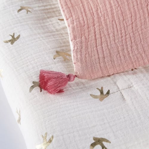Maisons Du Monde Couvertures Bébé Et Enfant Plaid En Gaze De Coton Bio Rose Et écru Imprimé Hirondelles 75x100 4 Maisons Du Monde Couvertures Bébé Et Enfant Plaid En Gaze De Coton Bio Rose Et écru Imprimé Hirondelles 75x100 – Image 2