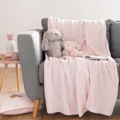 Maisons Du Monde Couvertures Bébé Et Enfant Plaid Rose Motifs étoiles Dorées 170x130cm -Couvertures bébé et enfant Soldes plaid rose motifs etoiles dorees 170x130cm 1000 8 16 171232 6