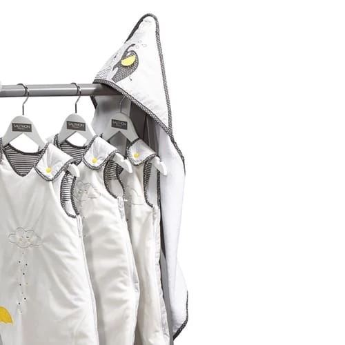 Sauthon Capes De Bain Bébé Et Peignoirs Enfant Sortie De Bain 75x75cm Et Son Gant En Coton Blanc 5 Sauthon Capes De Bain Bébé Et Peignoirs Enfant Sortie De Bain 75x75cm Et Son Gant En Coton Blanc – Image 3