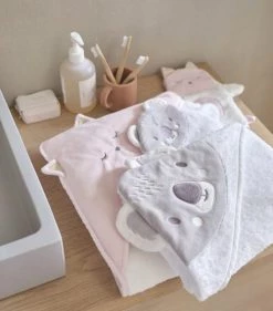 Maisons Du Monde Capes De Bain Bébé Et Peignoirs Enfant Sortie De Bain Bébé En Coton Blanc Et Gris -Couvertures bébé et enfant Soldes sortie de bain bebe en coton blanc et gris 1000 6 32 193347 7